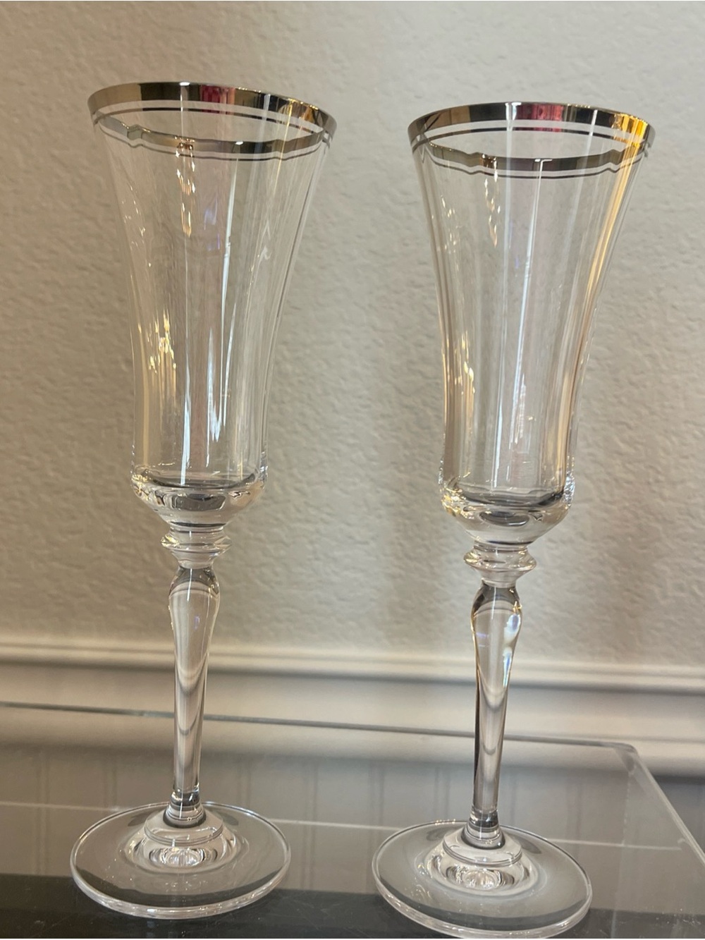 Mikasa Clear Crystal Champagne Flutes with Platinum Rim (Set of 2)